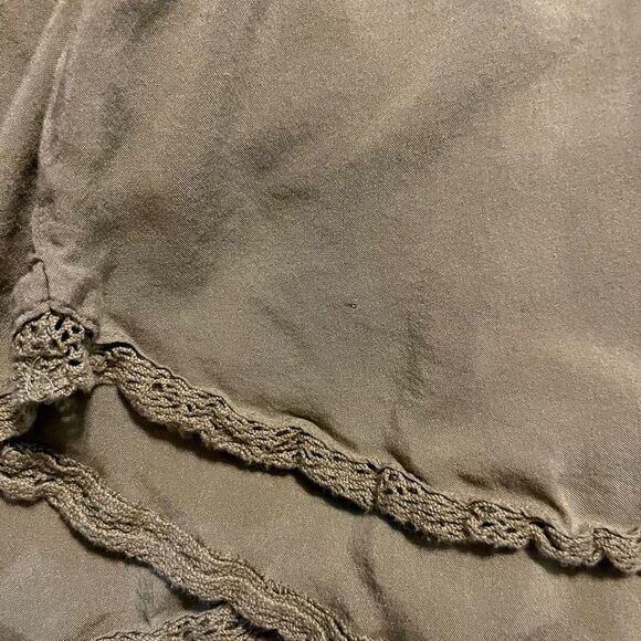 Ann Taylor LOFT Army Green Babydoll Pleated Blouse Medium - Picture 11 of 11